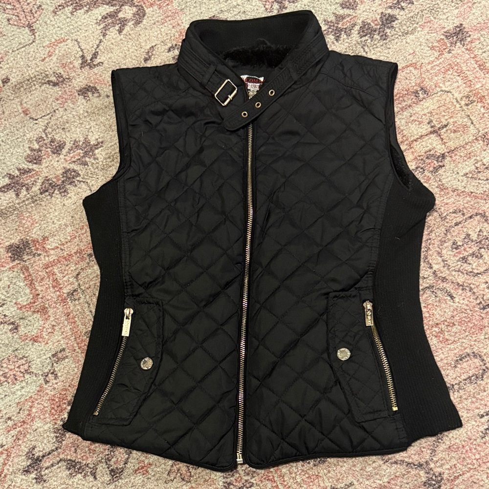 Trendy Black Quilted Vest with Gold Zipper Pockets
